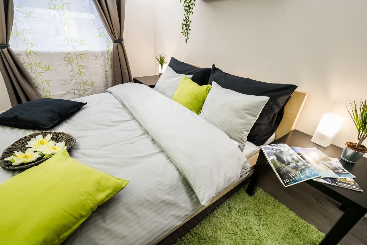 Roeck Premier Downtown Residence Budapest Bagian luar foto
