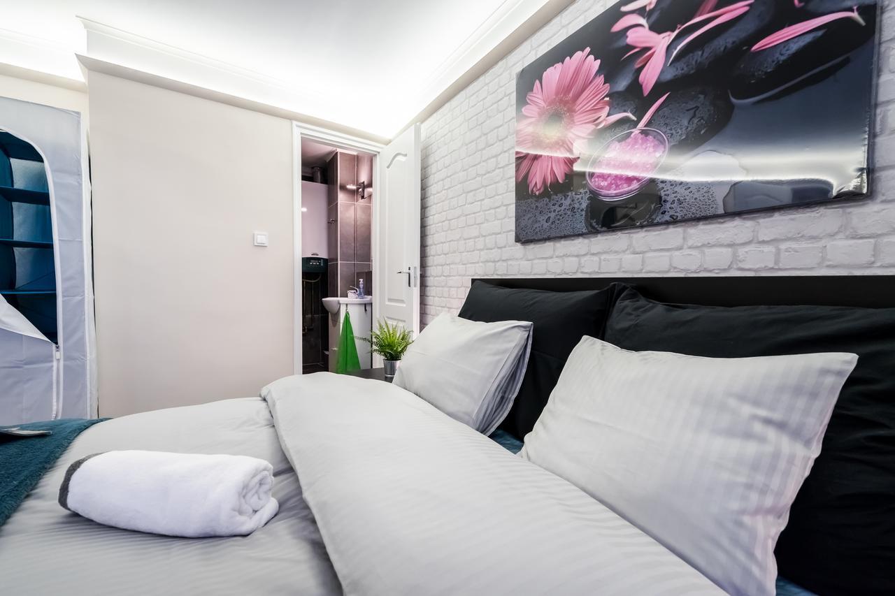 Roeck Premier Downtown Residence Budapest Bagian luar foto