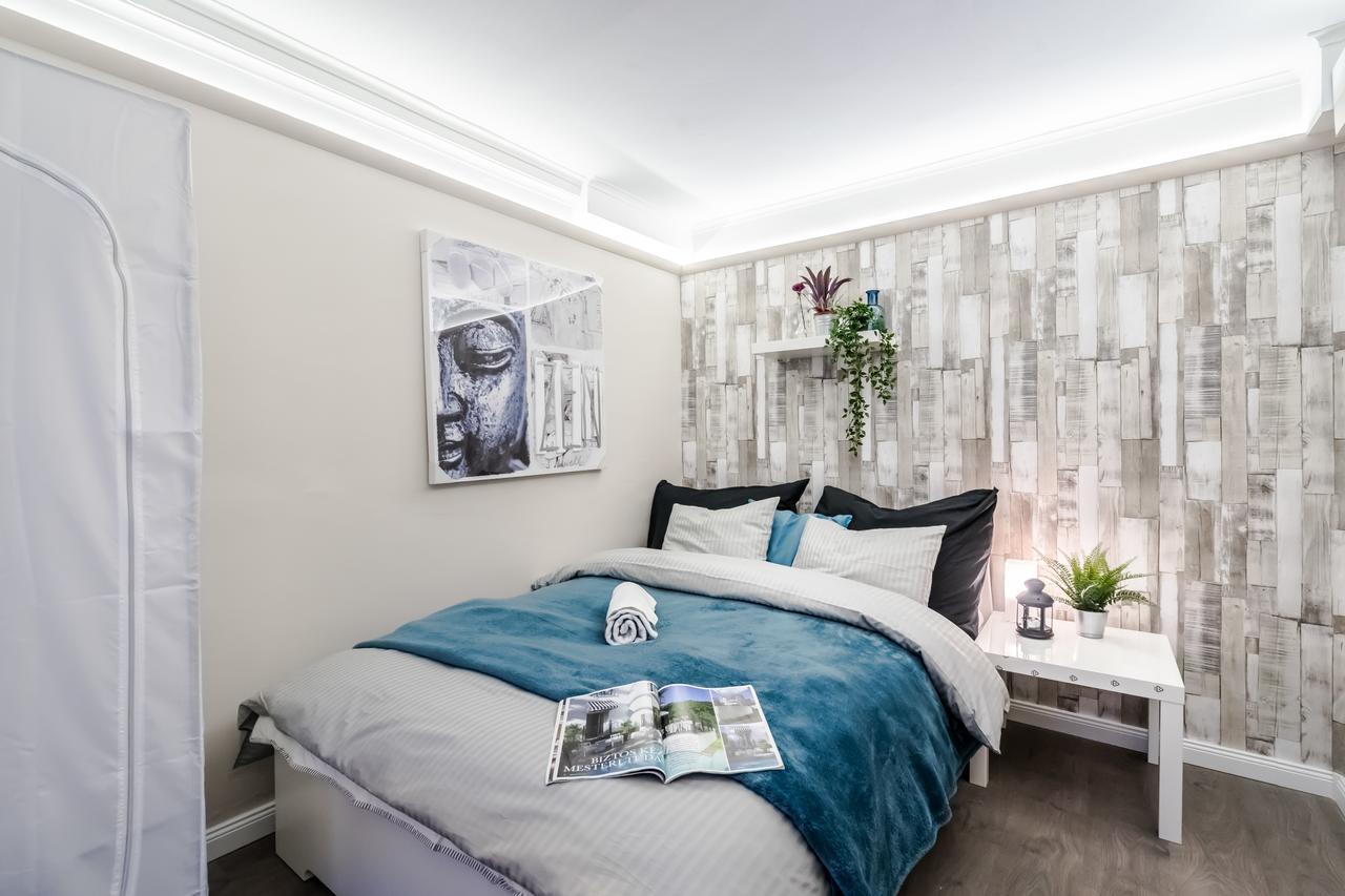 Roeck Premier Downtown Residence Budapest Bagian luar foto