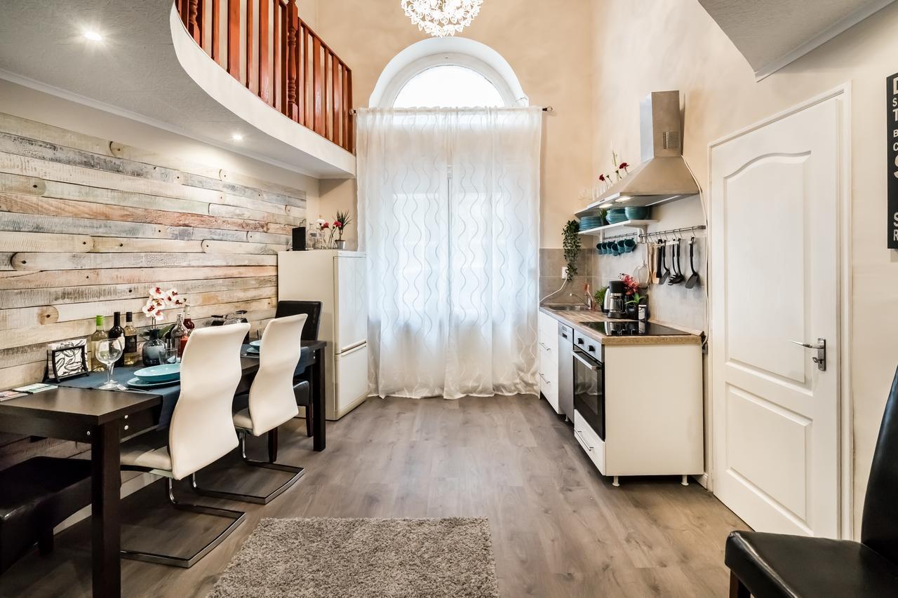 Roeck Premier Downtown Residence Budapest Bagian luar foto